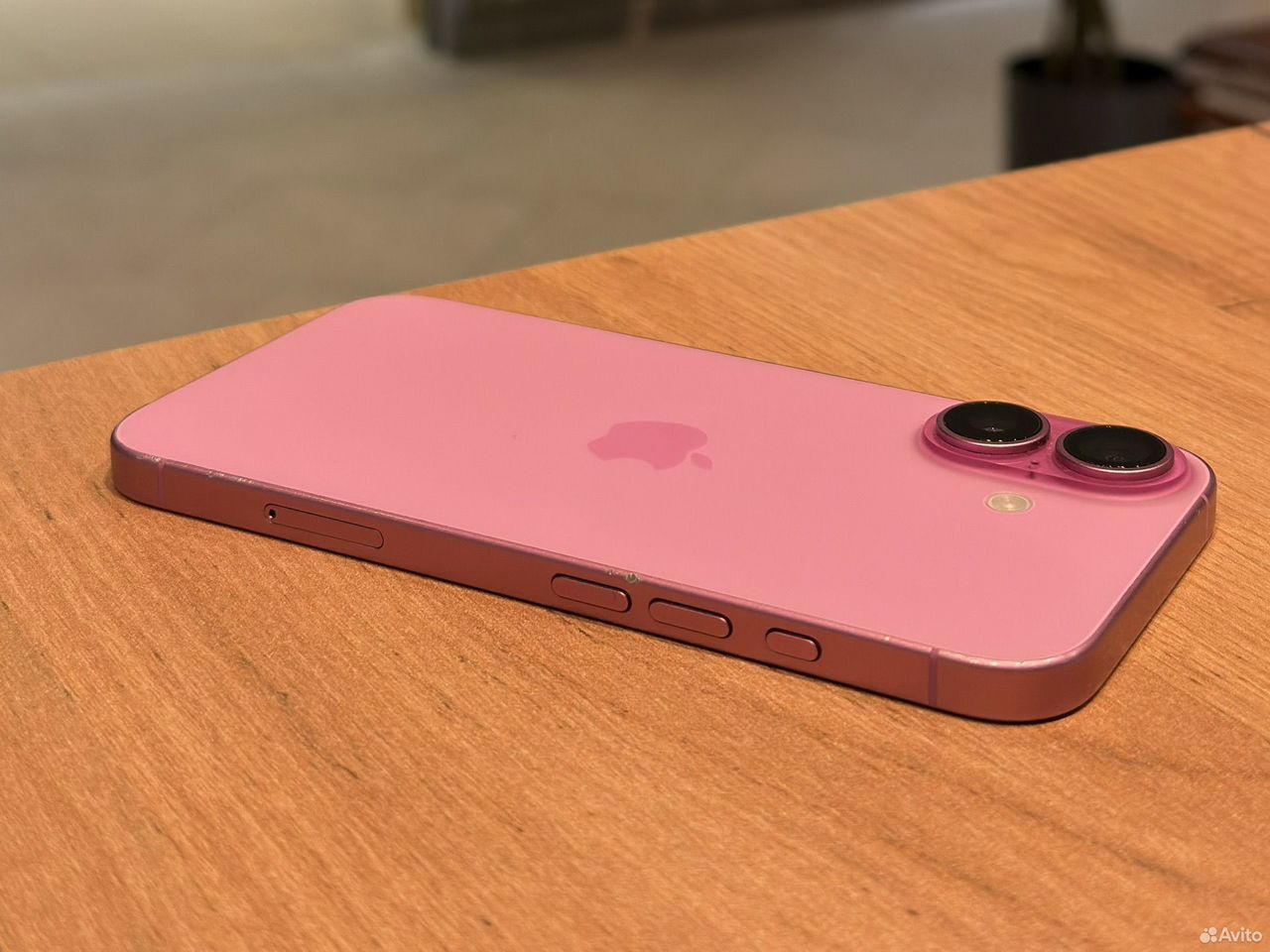 iPhone 16, 256 ГБ, SIM + eSIM