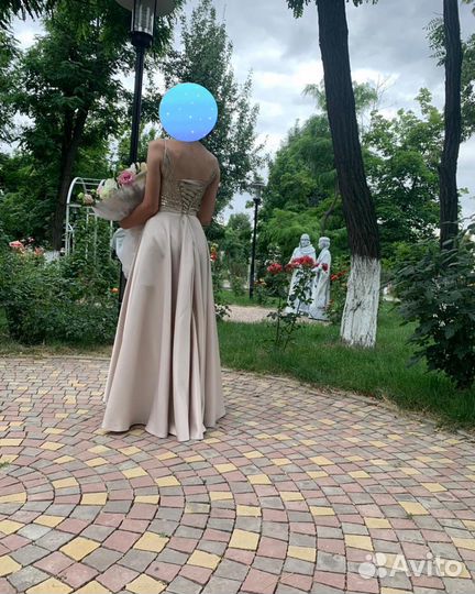 Вечернее платье
