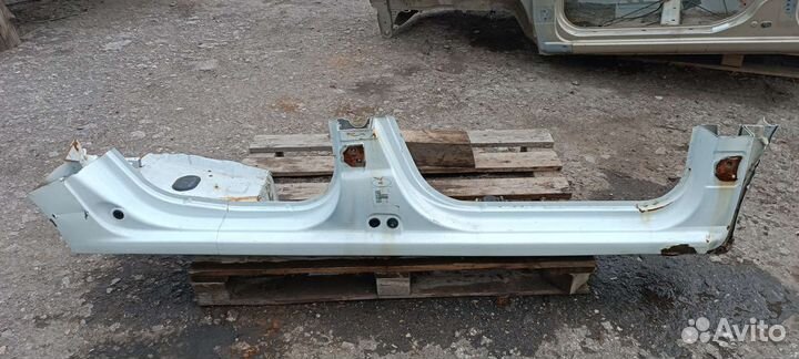 Порог правый Рено Логан 1