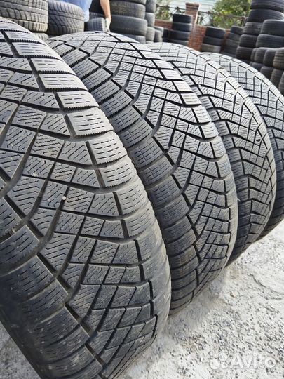 Pirelli Ice Zero 225/65 R17