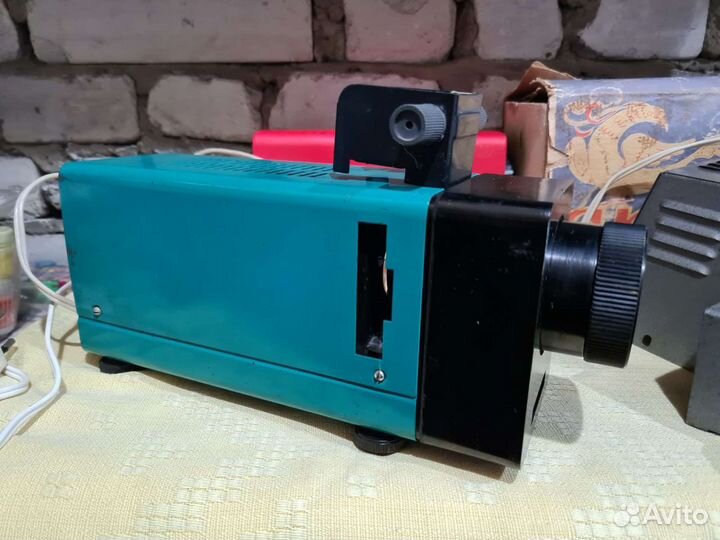 Фильмоскоп Ф75-1м диапроектор СССР с диафильмами