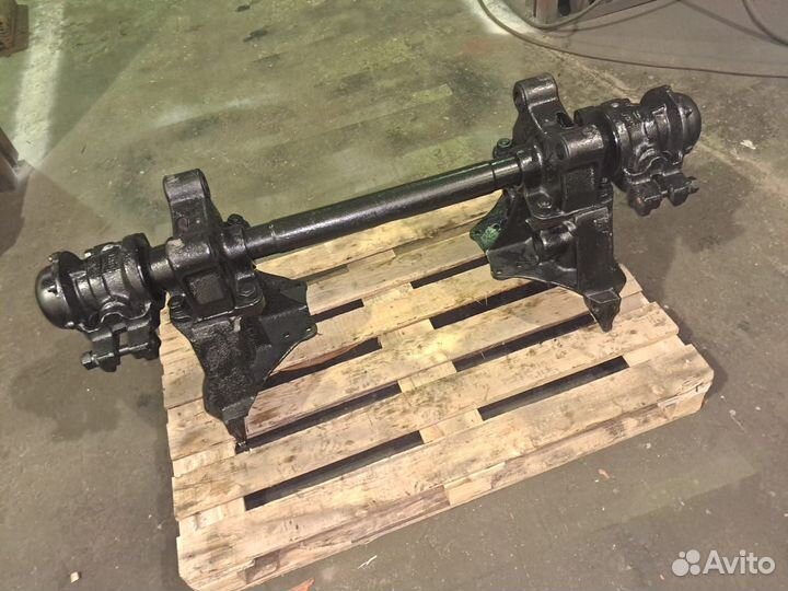 Ось балансира в сборе ЗИЛ-131 131-2900102