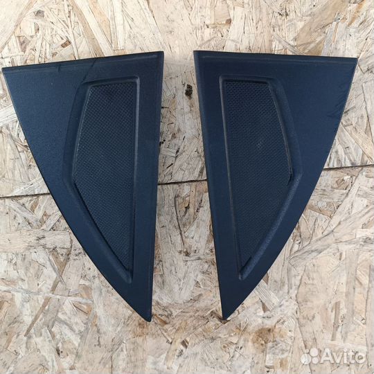 Уголок двери внешний задний левый Chevrolet J200