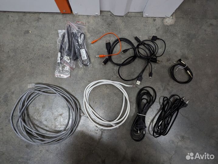 Провода usb, ethernet, aux, SATA, питание