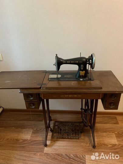 Швейная машина зингер