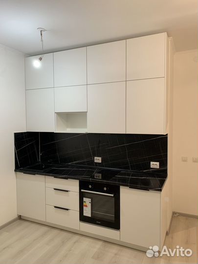 Кухня в студию до потолка ксп:16173