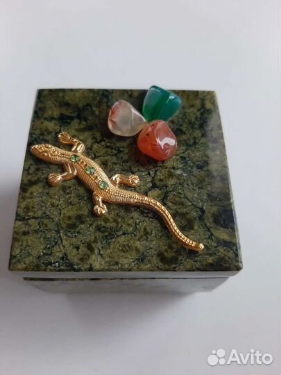 Шкатулка новая из натурального камня