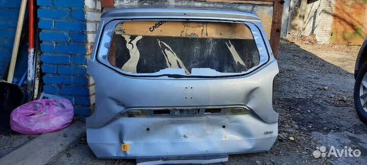 Крышка багажника Renault duster new