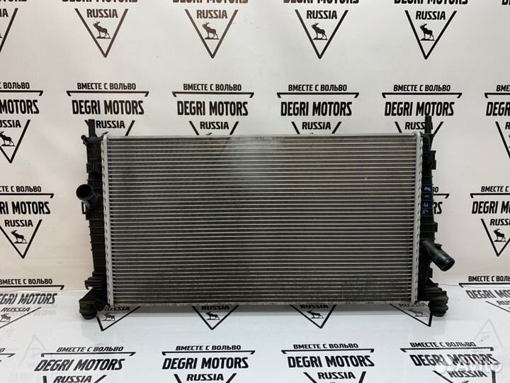 Радиатор охлаждения двс бенз Volvo C30 S40 V50 05