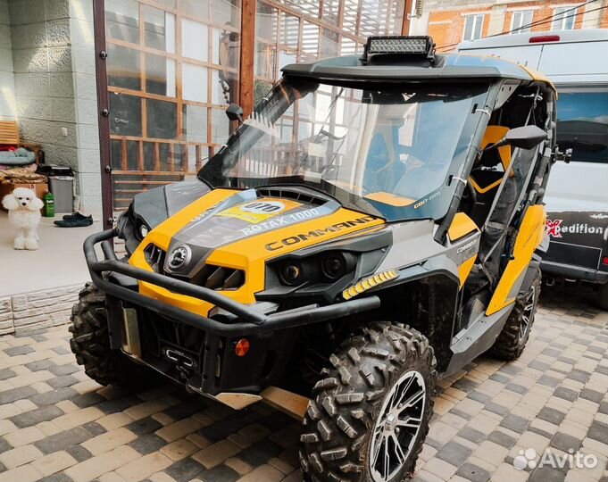Багги Can-am BRP Commander 1000