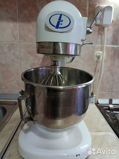 Миксер планетарный профессиональный