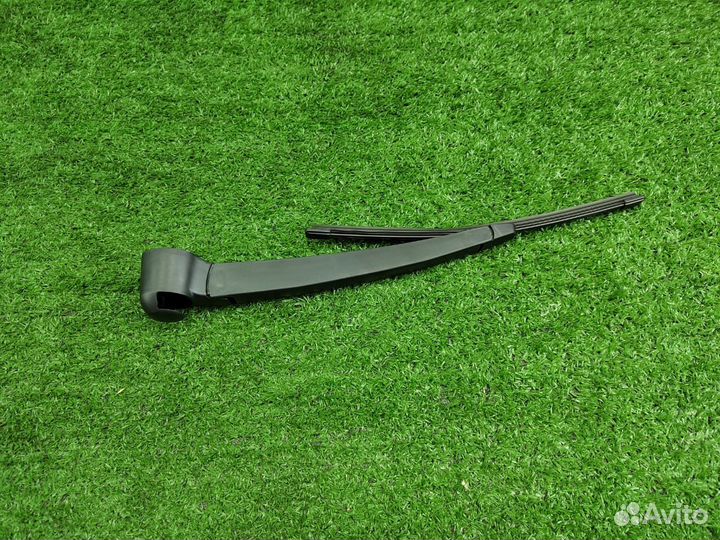 Поводок заднего дворника VW Passat B6 B7 VAG