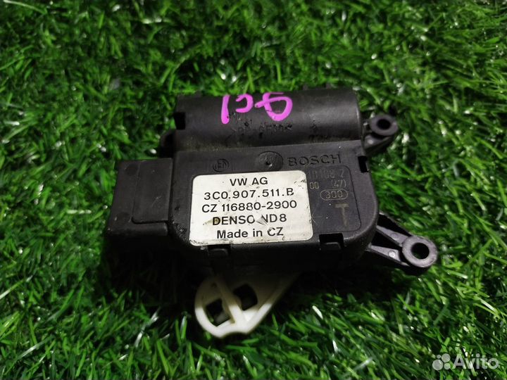 Моторчик заслонки отопителя Volkswagen Passat B6