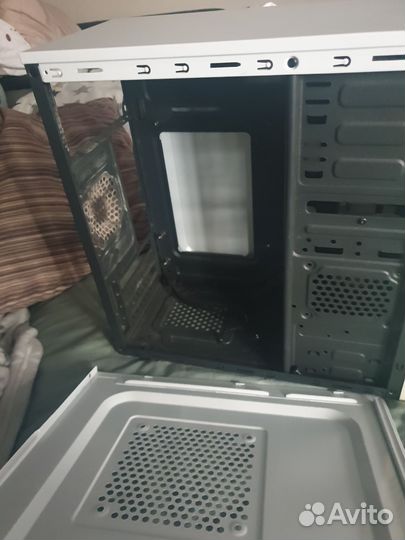 Игровой корпус для пк белый Ginzzu