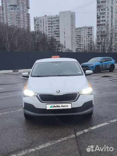 Skoda Rapid 1.6 AT, 2020, 290 000 км