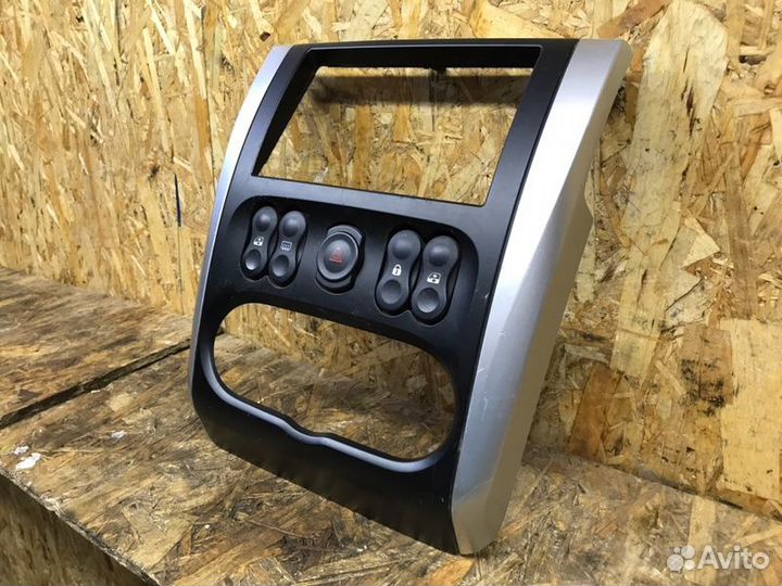 Накладка на торпедо Nissan Almera G15 седан 1.6