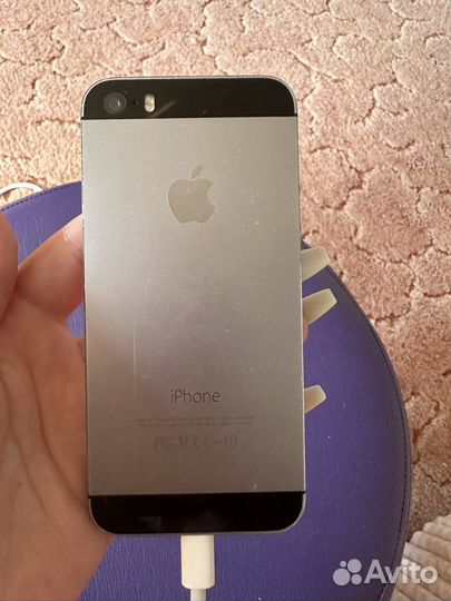 Телефон iPhone 5s
