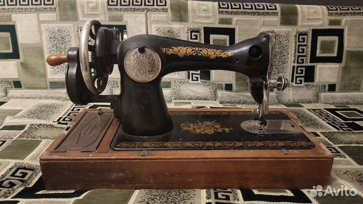 Швейная машинка ручная СССР