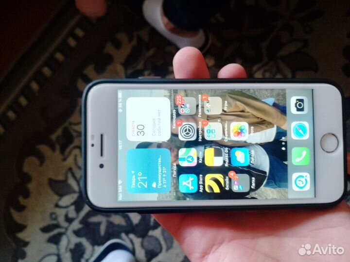 Телефон iPhone 8 64 gb