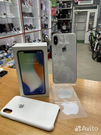 iPhone X, 64 ГБ