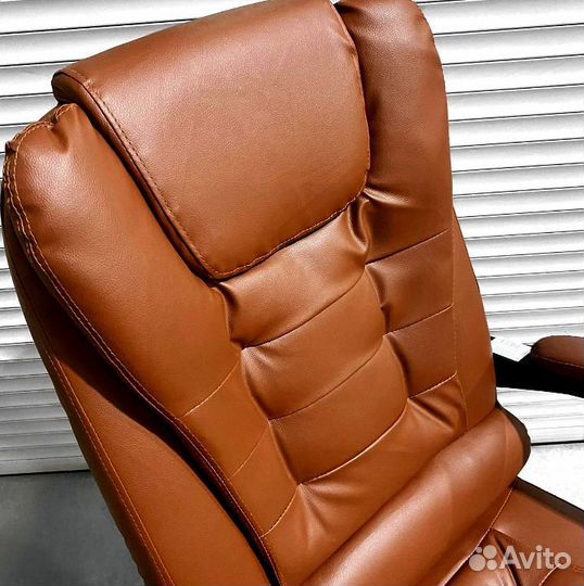 Офисное компьютерное кресло