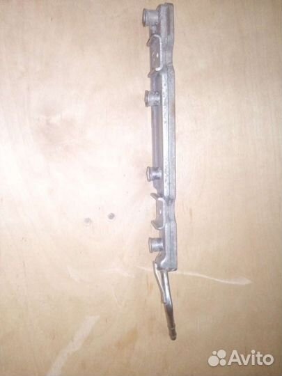 Топливная рампа Ниссан Алмера