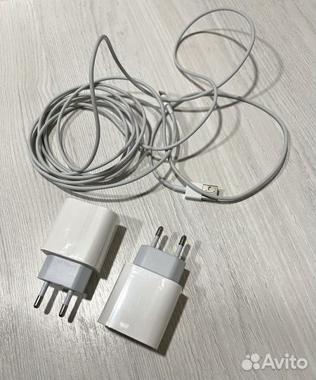 Комплект зарядки на iPhone