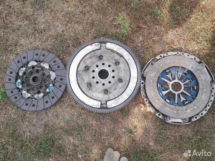 Двух массовый маховик Опель Сигнум 2003г