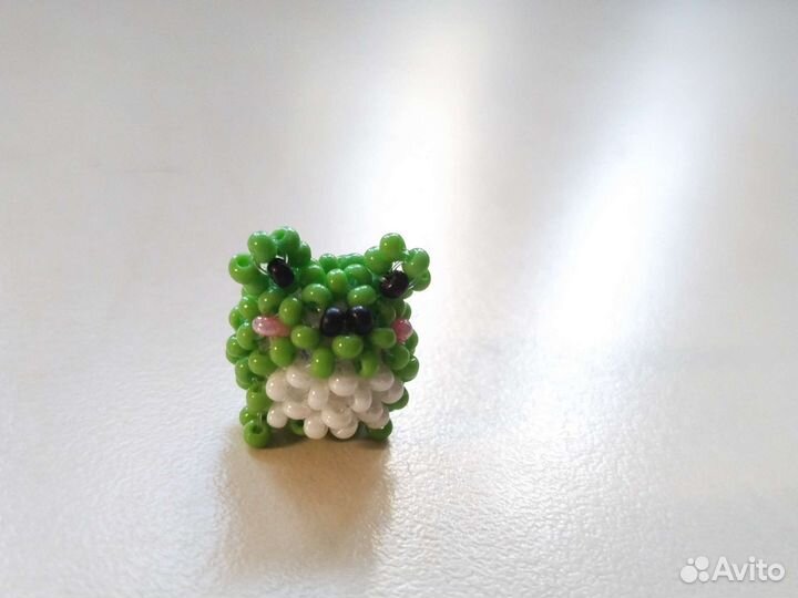 Лягушка из бисера, амигуруми