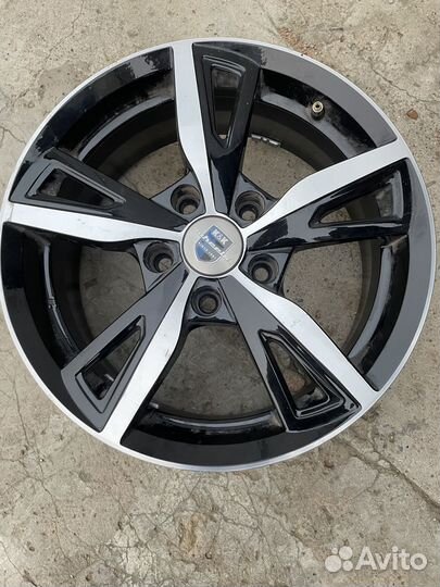 Диск литой R16 6.5J 5x114.3 ET40 кик Фишт алмаз