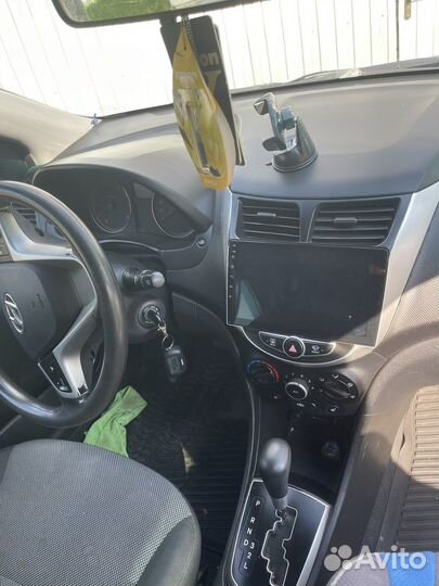 Hyundai Solaris 1.6 AT, 2013, 318 310 км