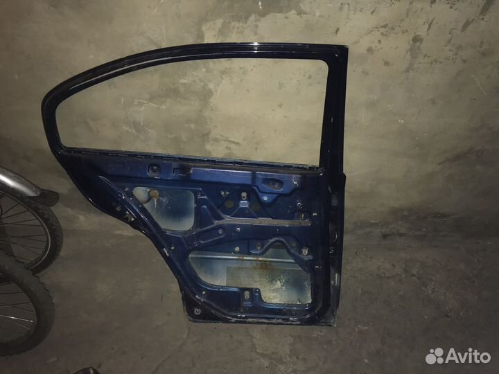 Дверь левая задняя