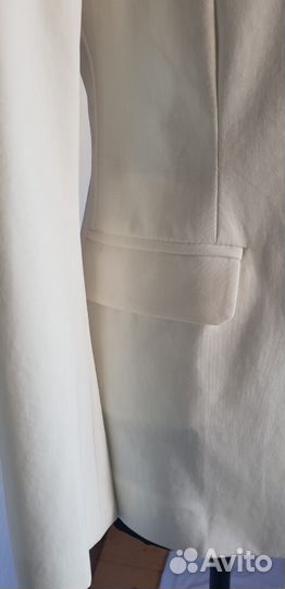 Итальянский пиджак белого цвета 44р