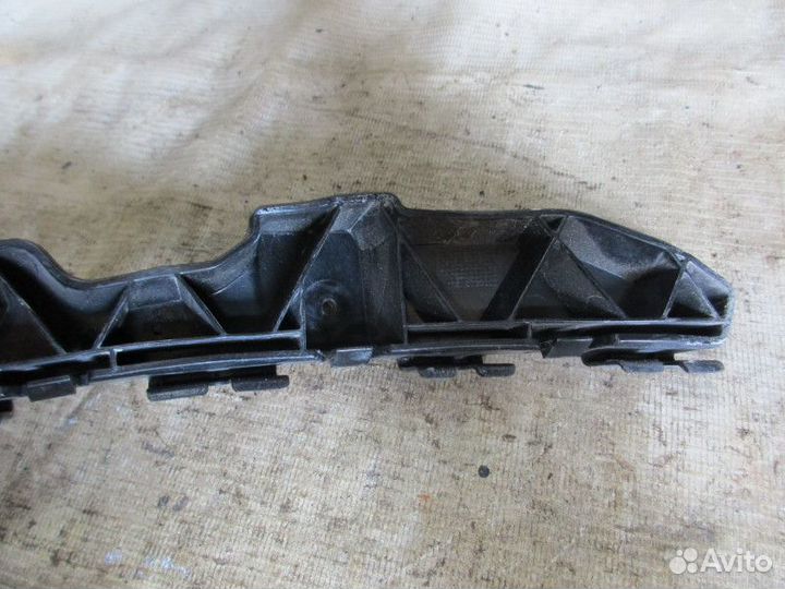 Направляющая заднего бампера левая Kia Ceed 2007-2