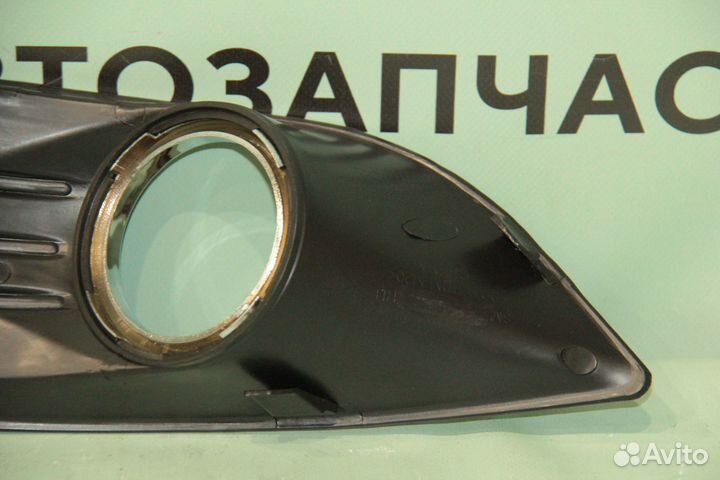 Рамка птф правая Ford Focus 2008 - 2011