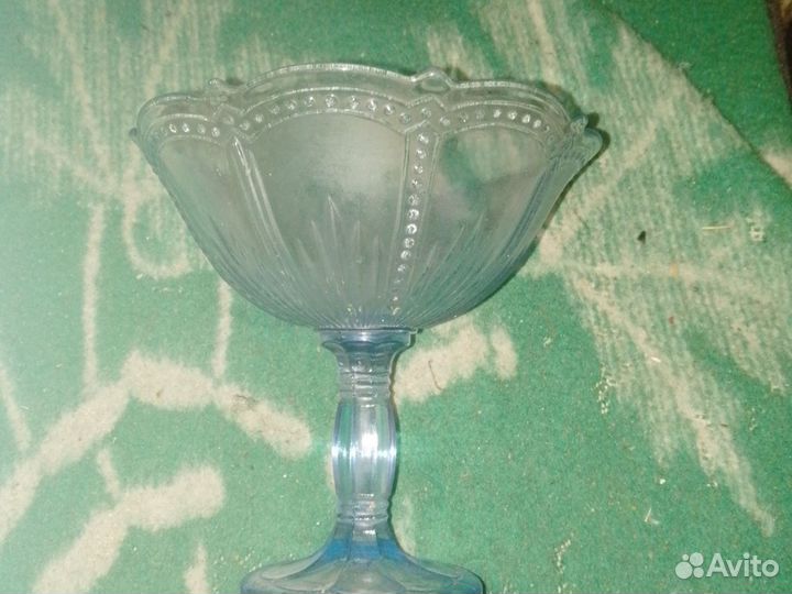 Ваза для фруктов на ножке цветное стекло СССР