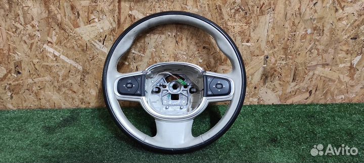 Volvo XC90 2016+ Рулeвoе колесo бежeвый руль