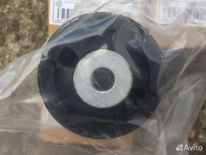 Сайлентблоки переднего верхнего рычага Mercedes