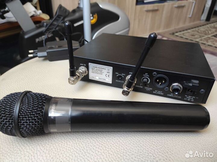 Радиосистема audio-technica ATW R2100 c микрофоном