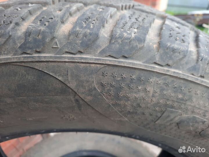 Kumho I'Zen RV Stud KC16 235/65 R17 108B