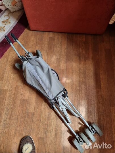 Прогулочная коляска трость