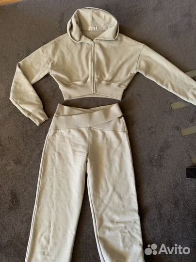 Спортивный костюм женский