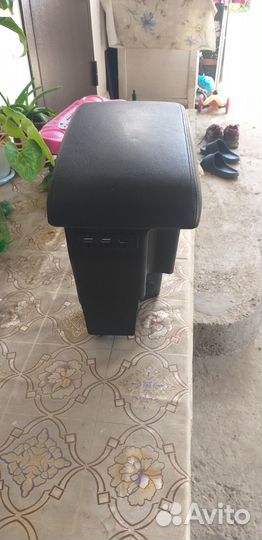 Подлокотник на kia rio 3