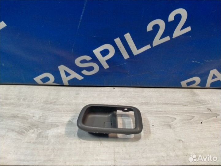 Накладка ручки двери правая Toyota Cresta JZX100