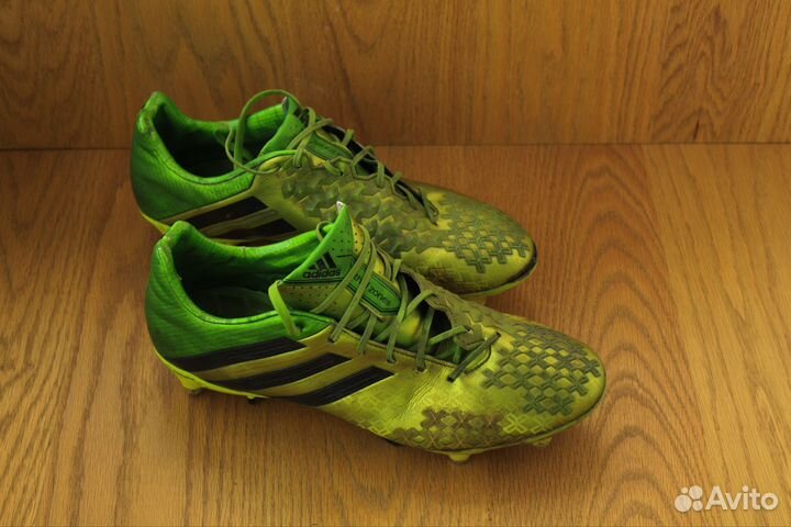 Футбольные бутсы Adidas Predator