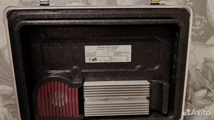 Автомобильный термо холодильник