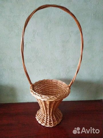 Корзина плетеная для подарков и цветов