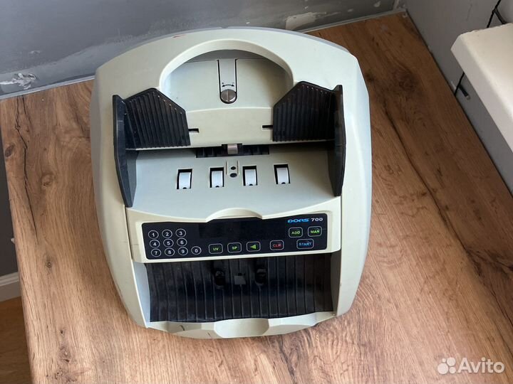 Счетчик банкнот Dors 700