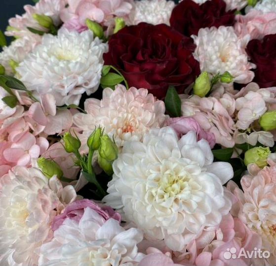 Цветочная композиция в коробке сердце