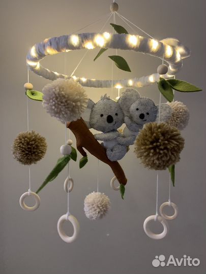 Мобиль в кроватку из фетра